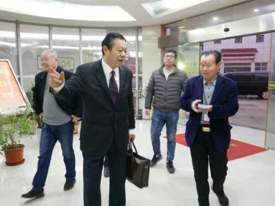 江苏绿美艺集团潘总一行走进壹号娱乐-com - NG大舞台,有梦你就来参观考察！